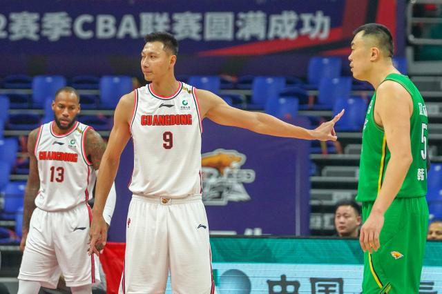 乐鱼体育-辽粤相逢毒奶先行 杜锋杨鸣互赞对方阵容豪华