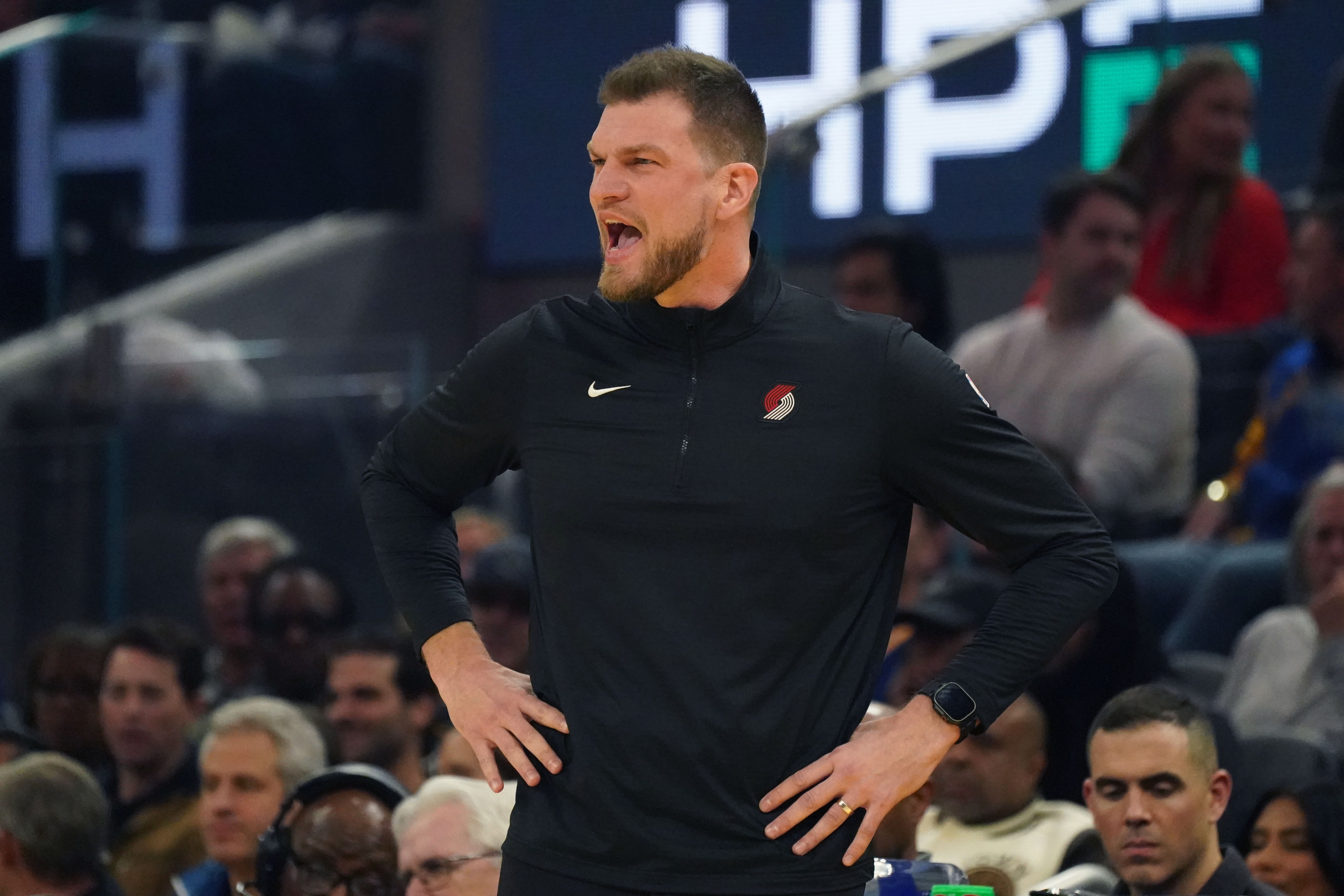 乐鱼登录-Stein：开拓者或在休赛期更换主教练 新老板在评估教练团队