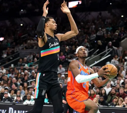 乐鱼登录-马刺提前锁定西部第二，最后两场将对阵独行侠、掘金